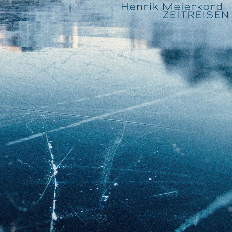 Henrik Meierkord - Aeitreisen cover artwork. A blue cover with a blurry reflection on water.