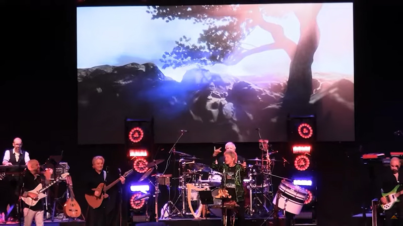 Jon Anderson and The Band Geeks live shot from video