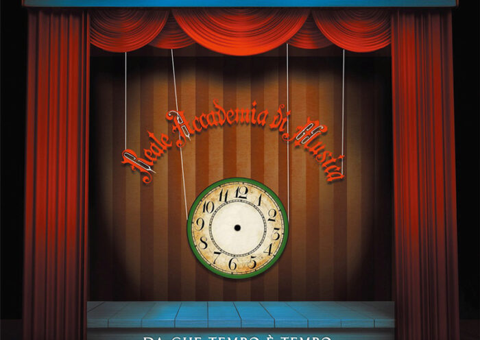 Reale Accademia Di Musica - Da Che Tempo È Tempo cover artwork. A stage with curtains closed and a clock in the middle.