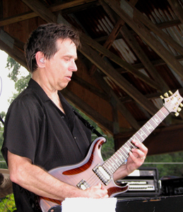 Oblivion Sun's guitarist Stanley Whitaker - Photo by Angel Romero