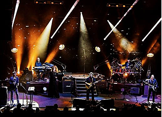 Steve Hackett performing live with Nad Sylvan on vocals